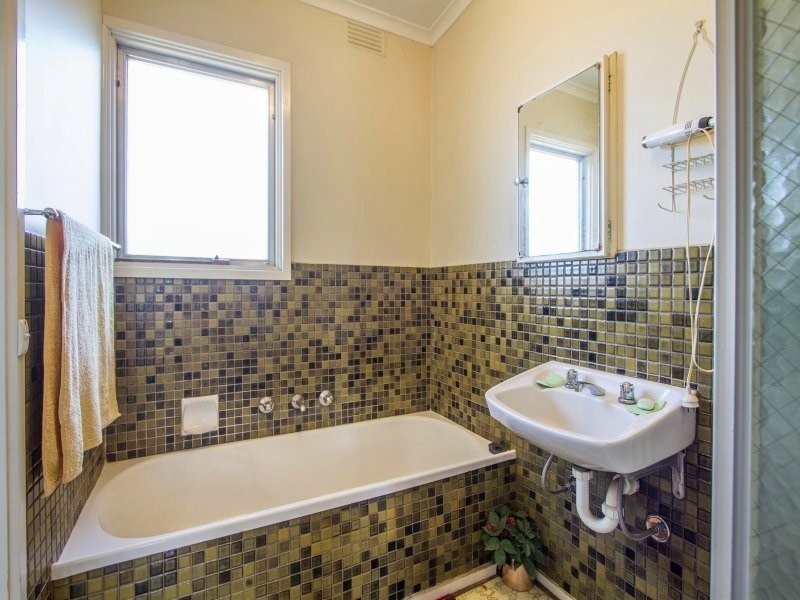 20 Raymond Road, Seaford VIC 3198