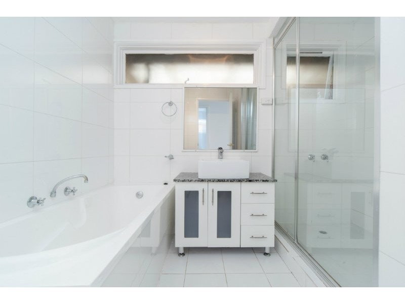 4B Ropley Grange, Frankston VIC 3199