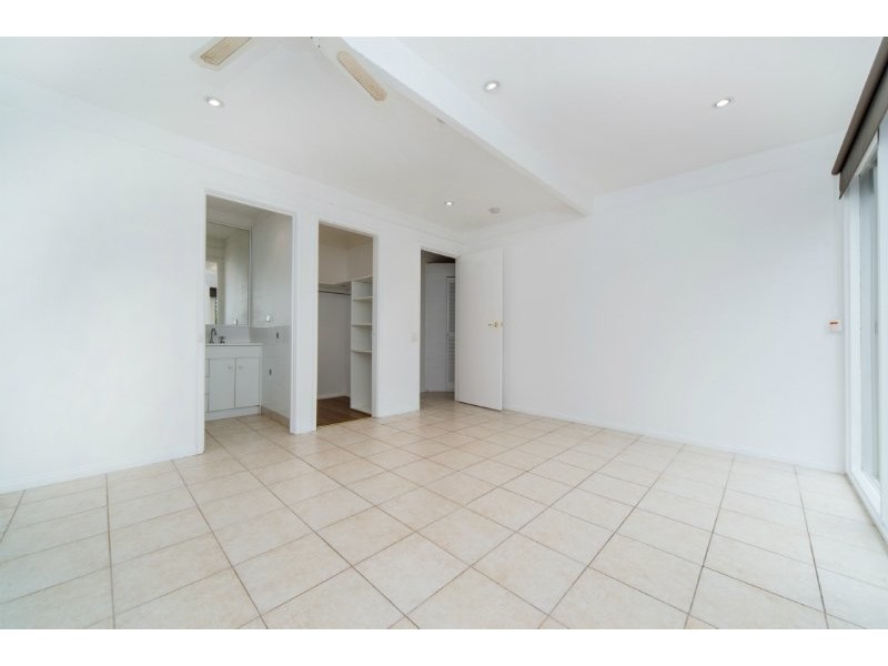 4B Ropley Grange, Frankston VIC 3199