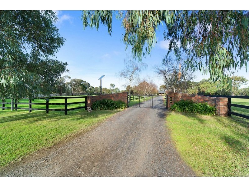 100 Queens Road, Pearcedale VIC 3912