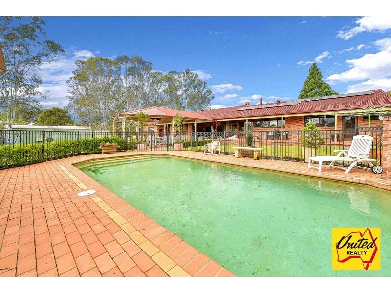 8 Goodsir Close, Rossmore NSW 2557