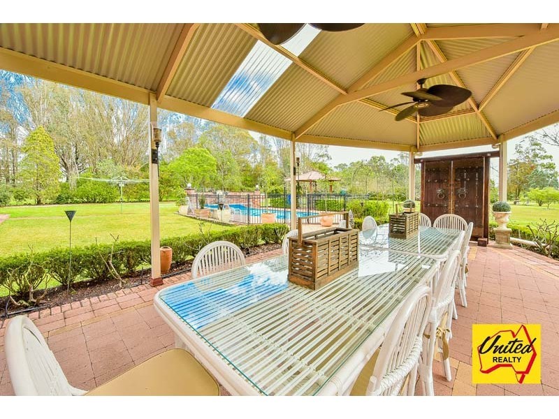 8 Goodsir Close, Rossmore NSW 2557