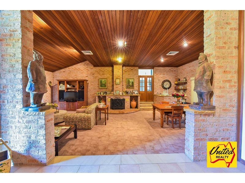 8 Goodsir Close, Rossmore NSW 2557