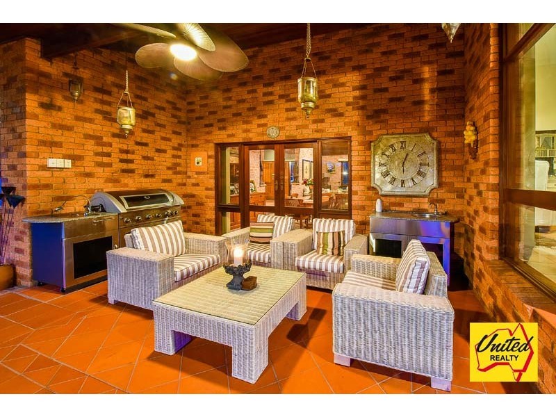 8 Goodsir Close, Rossmore NSW 2557