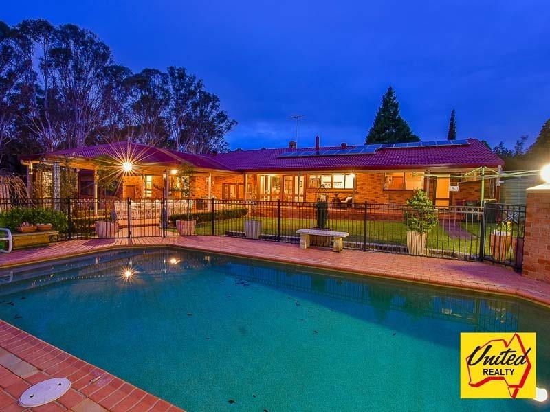 8 Goodsir Close, Rossmore NSW 2557