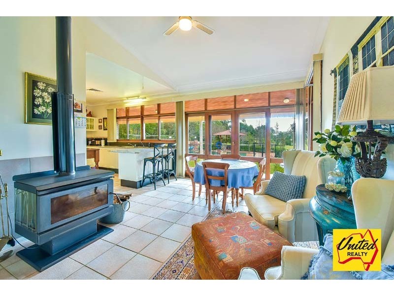 8 Goodsir Close, Rossmore NSW 2557
