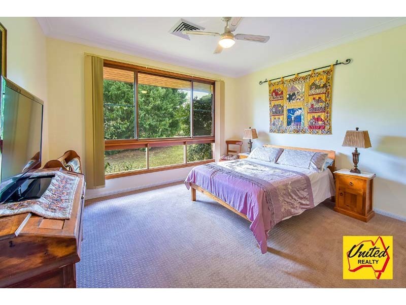 8 Goodsir Close, Rossmore NSW 2557