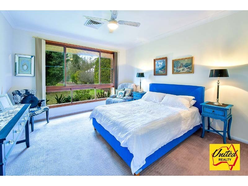 8 Goodsir Close, Rossmore NSW 2557