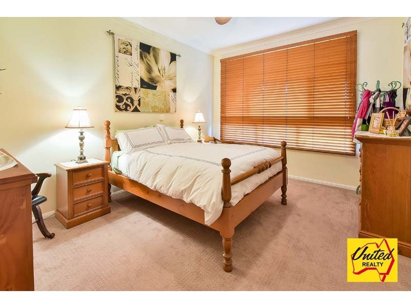 8 Goodsir Close, Rossmore NSW 2557