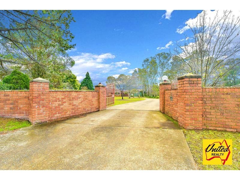 8 Goodsir Close, Rossmore NSW 2557