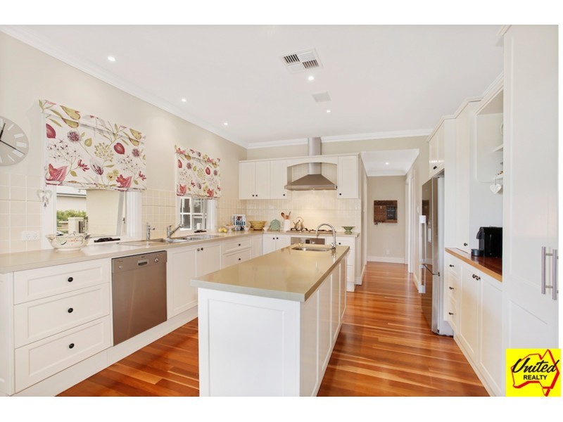 77 Sunnyside Drive, Ellis Lane NSW 2570