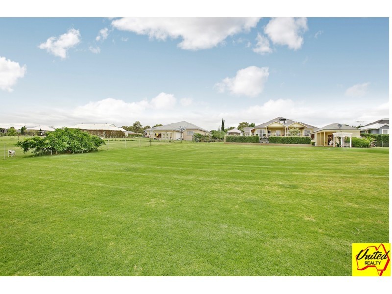 77 Sunnyside Drive, Ellis Lane NSW 2570