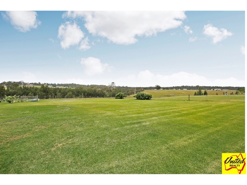77 Sunnyside Drive, Ellis Lane NSW 2570