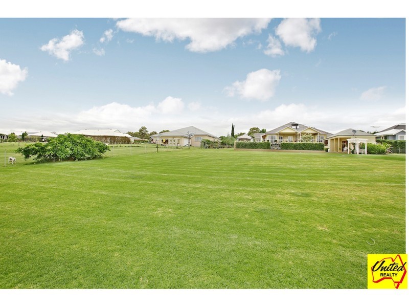 77 Sunnyside Drive, Ellis Lane NSW 2570