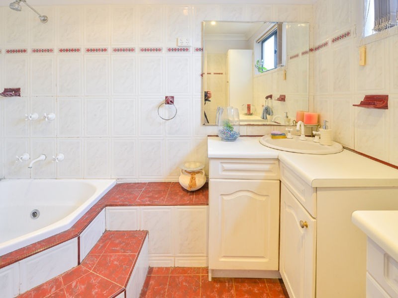 West Hoxton NSW 2171