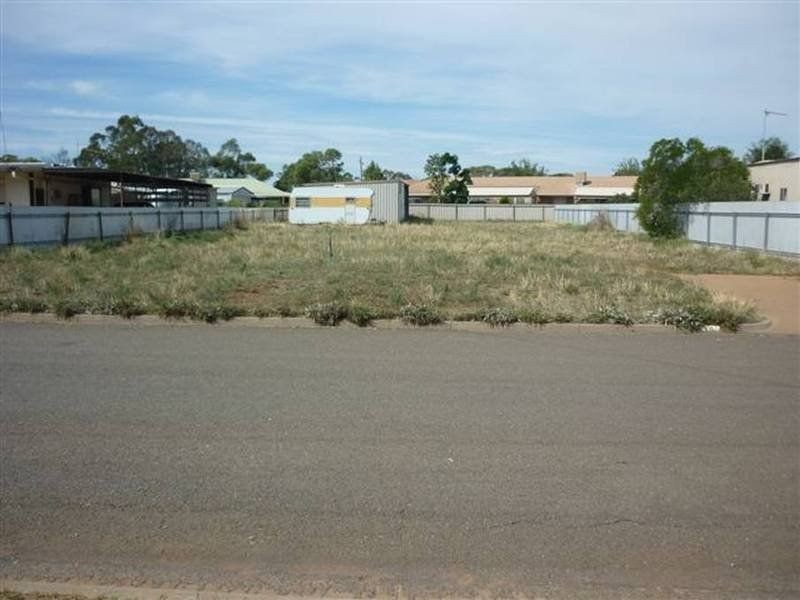 16 Elizabeth Street, Donald VIC 3480