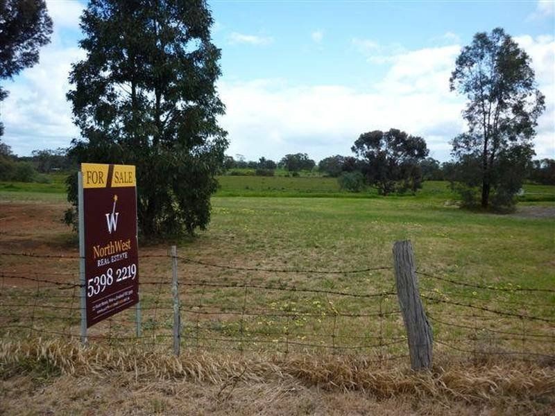 27 Elizabeth Street, Donald VIC 3480