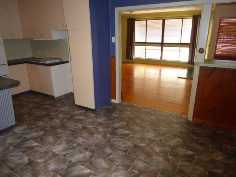 33 McCracken Avenue, Donald VIC 3480