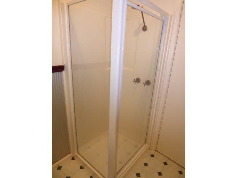 33 McCracken Avenue, Donald VIC 3480