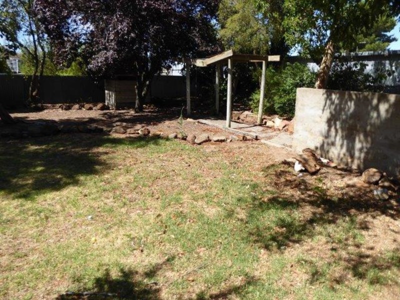 33 McCracken Avenue, Donald VIC 3480