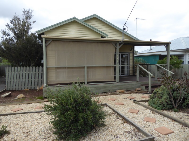203 Woods Street, Donald VIC 3480