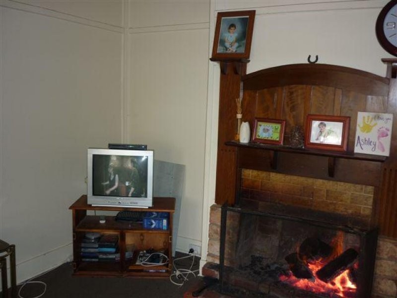 6 Inglewood Rd, St Arnaud VIC 3478