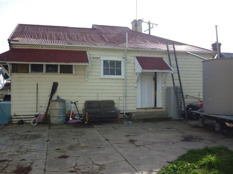 6 Inglewood Rd, St Arnaud VIC 3478