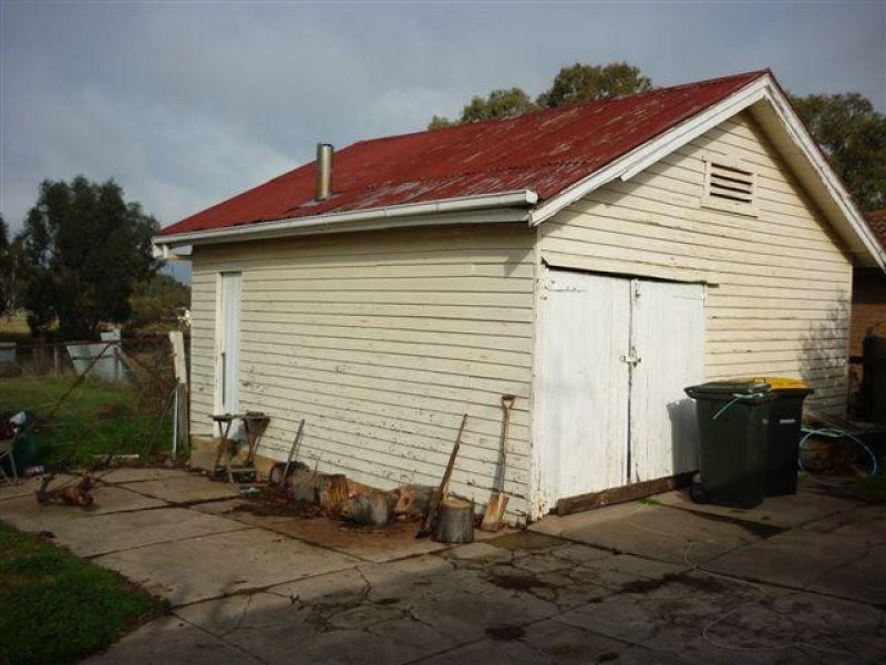 6 Inglewood Rd, St Arnaud VIC 3478