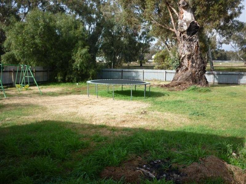 6 Inglewood Rd, St Arnaud VIC 3478