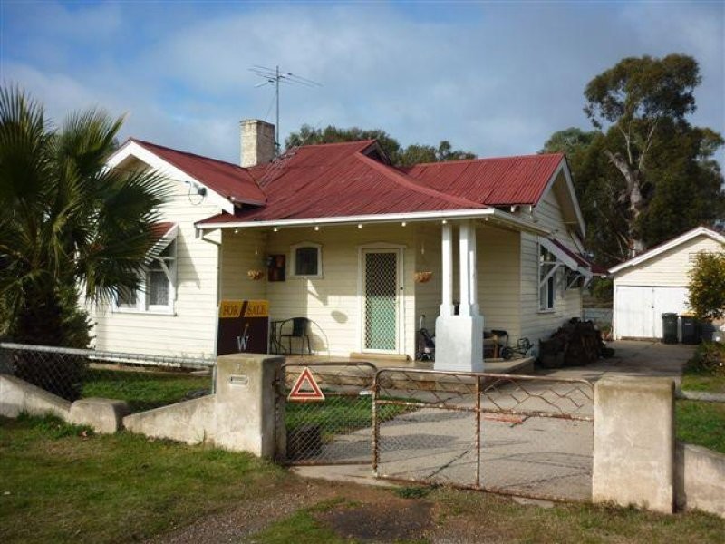 6 Inglewood Rd, St Arnaud VIC 3478