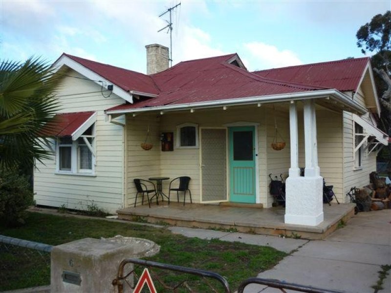 6 Inglewood Rd, St Arnaud VIC 3478