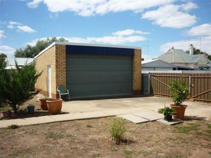 43 Devereux Street, Warracknabeal VIC 3393