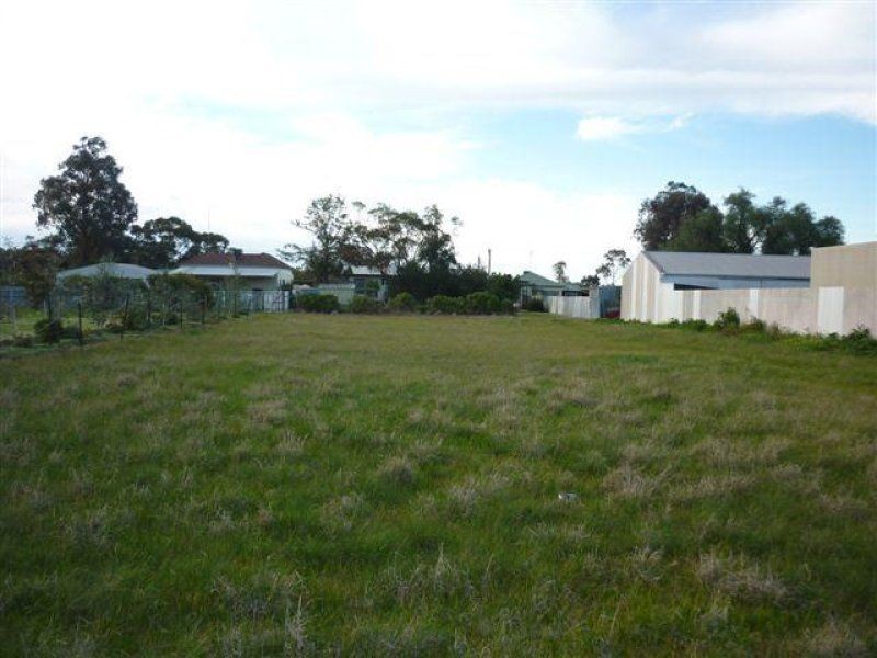 12 Mclean Street, Warracknabeal VIC 3393