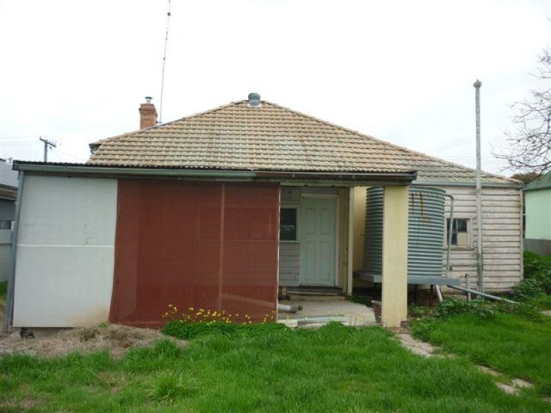 21 Milbourne Street, Warracknabeal VIC 3393