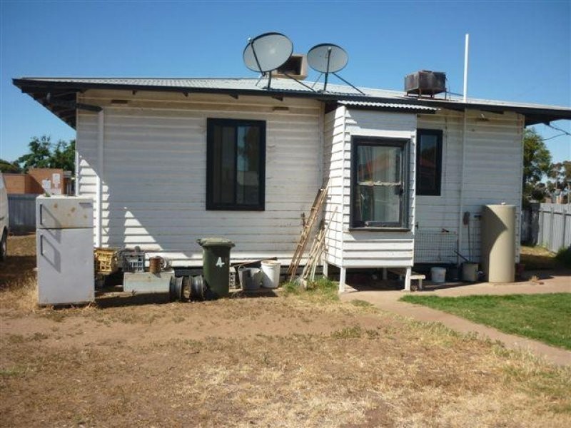 11 Camp Street, Watchem VIC 3482