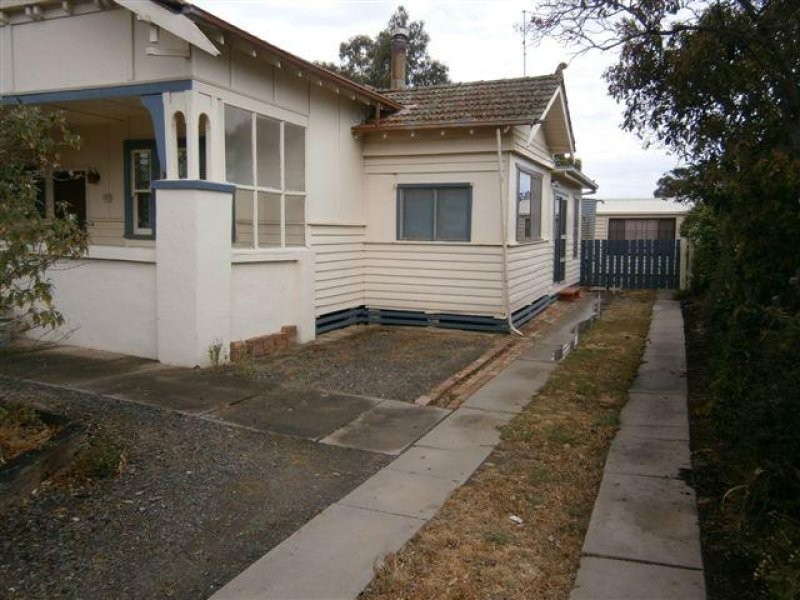 7 Thomas Street, Warracknabeal VIC 3393