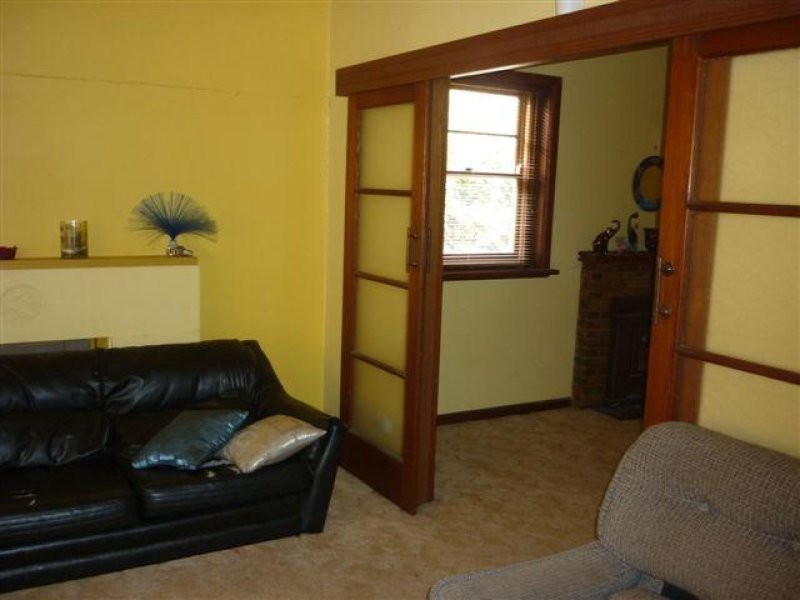 8 Jamouneau Street, Warracknabeal VIC 3393