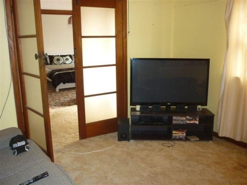 8 Jamouneau Street, Warracknabeal VIC 3393