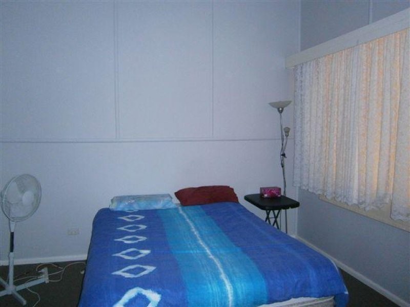 42 Jamouneau Street, Warracknabeal VIC 3393