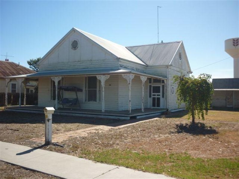 56 Lyle Street, Warracknabeal VIC 3393