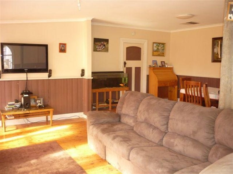 56 Lyle Street, Warracknabeal VIC 3393