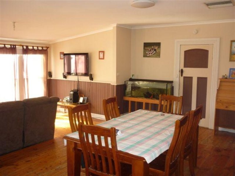 56 Lyle Street, Warracknabeal VIC 3393