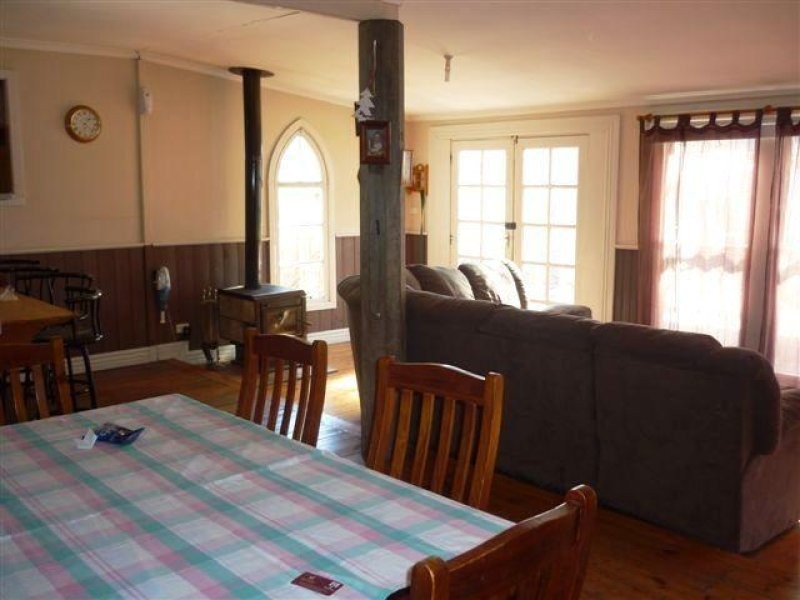 56 Lyle Street, Warracknabeal VIC 3393