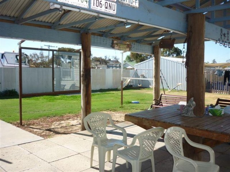 56 Lyle Street, Warracknabeal VIC 3393