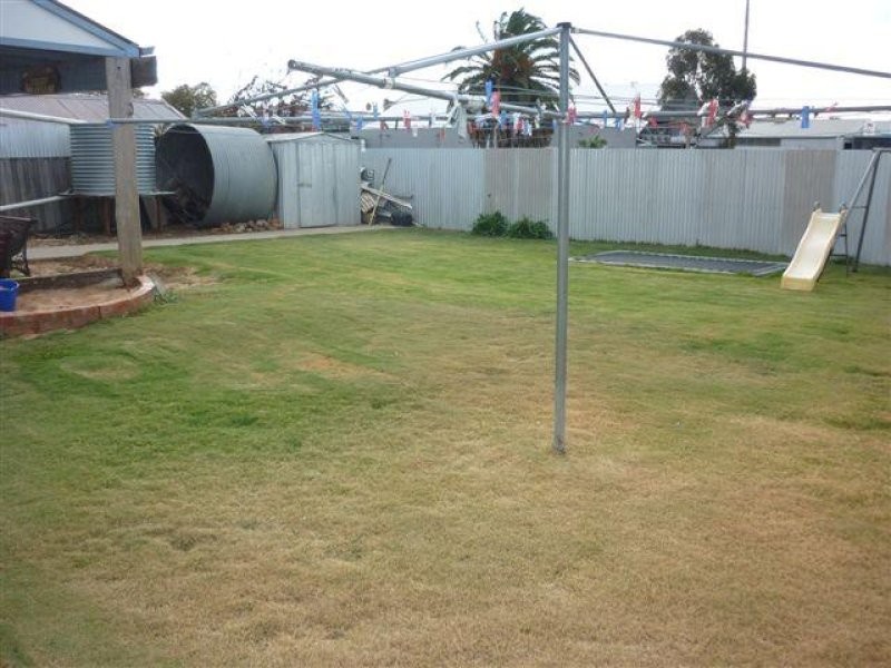 56 Lyle Street, Warracknabeal VIC 3393