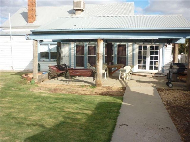 56 Lyle Street, Warracknabeal VIC 3393