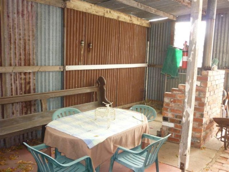 163 Woods Street, Donald VIC 3480