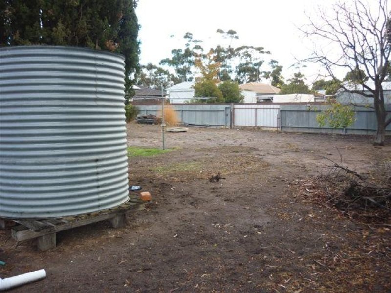 6 Craig Avenue, Warracknabeal VIC 3393