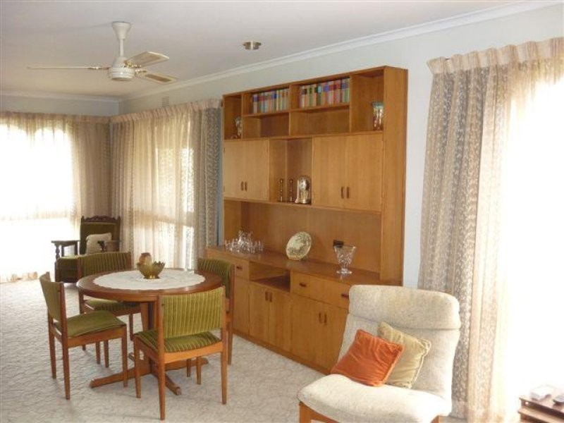 10 Campbell Street, Donald VIC 3480