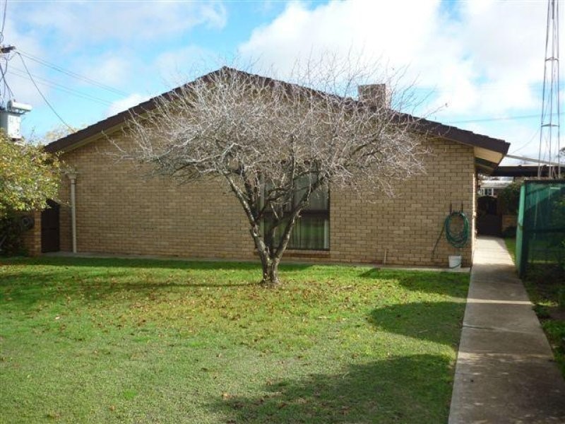 10 Campbell Street, Donald VIC 3480